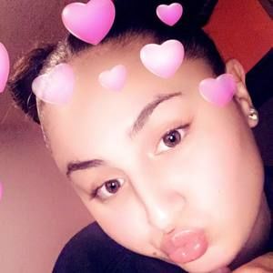 Meet your Posher, Alexis